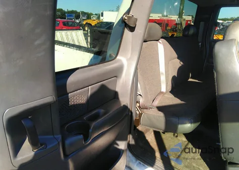 2002 Chevrolet Silverado 1500 z USA, uszkodzony, nr VIN 2GCEC19V621309531